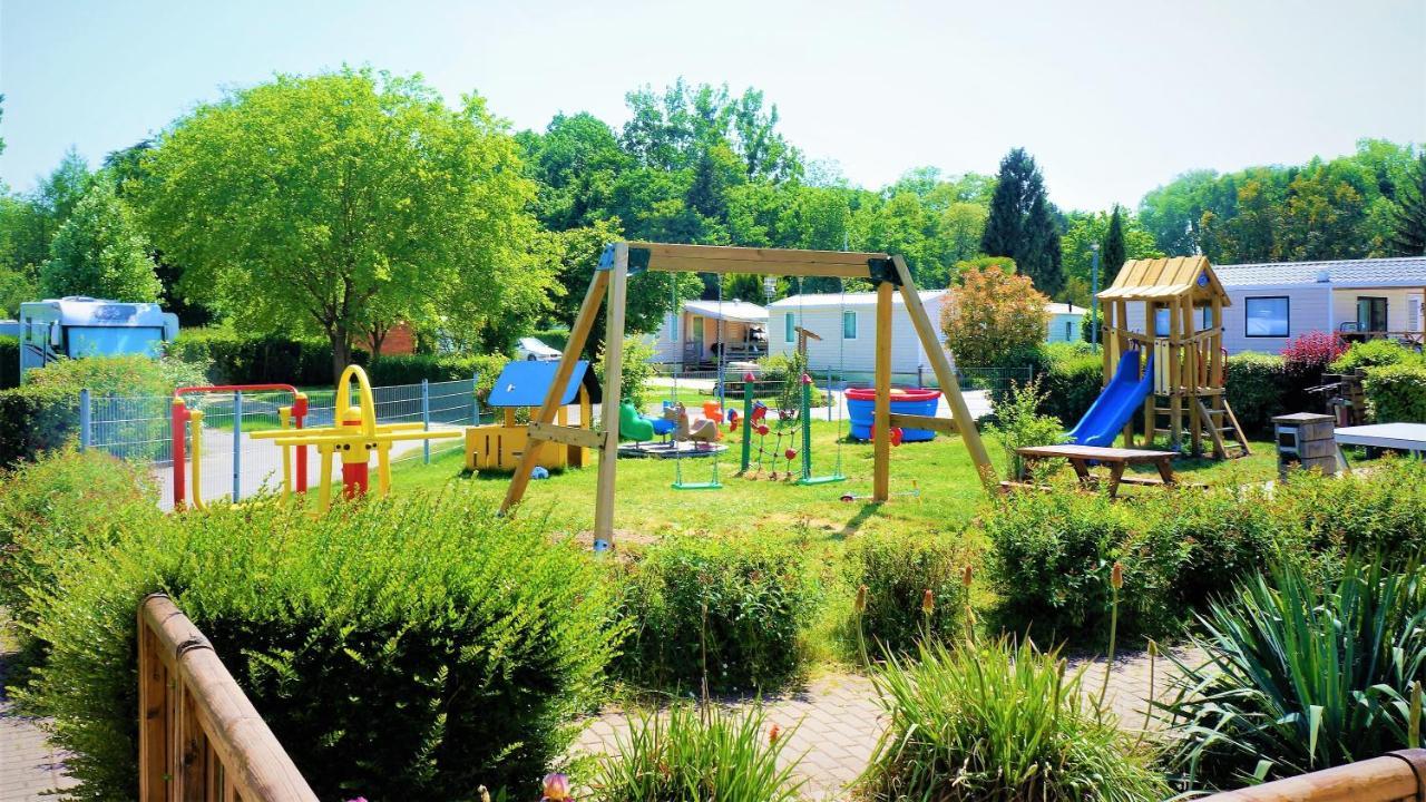 Camping Paris Beau Village Villiers-sur-Orge Bagian luar foto