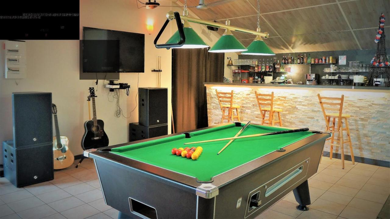 Camping Paris Beau Village Villiers-sur-Orge Bagian luar foto